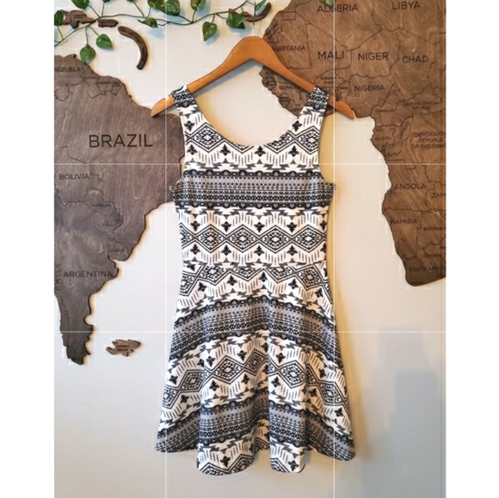 Aztec Pattern Swing Dress 😍 - Picture 2 of 4
